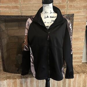Mossy Oak ,Yukon Gear Pink Camo soft shell jacket